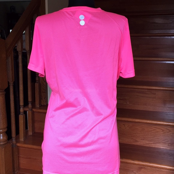 NWOT REEBOK ATHLETIC TOP - Picture 2 of 5